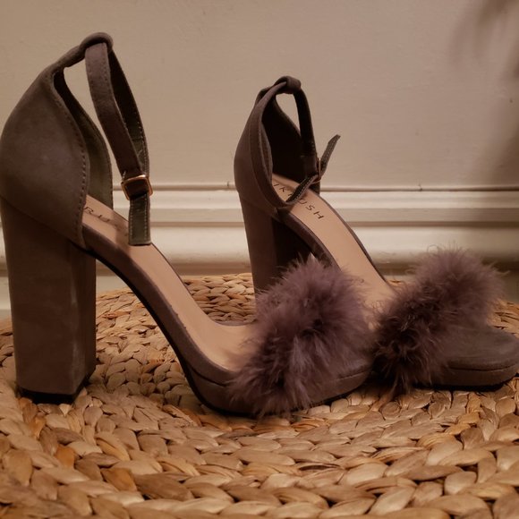 Fluffy Heels - Picture 2 of 4
